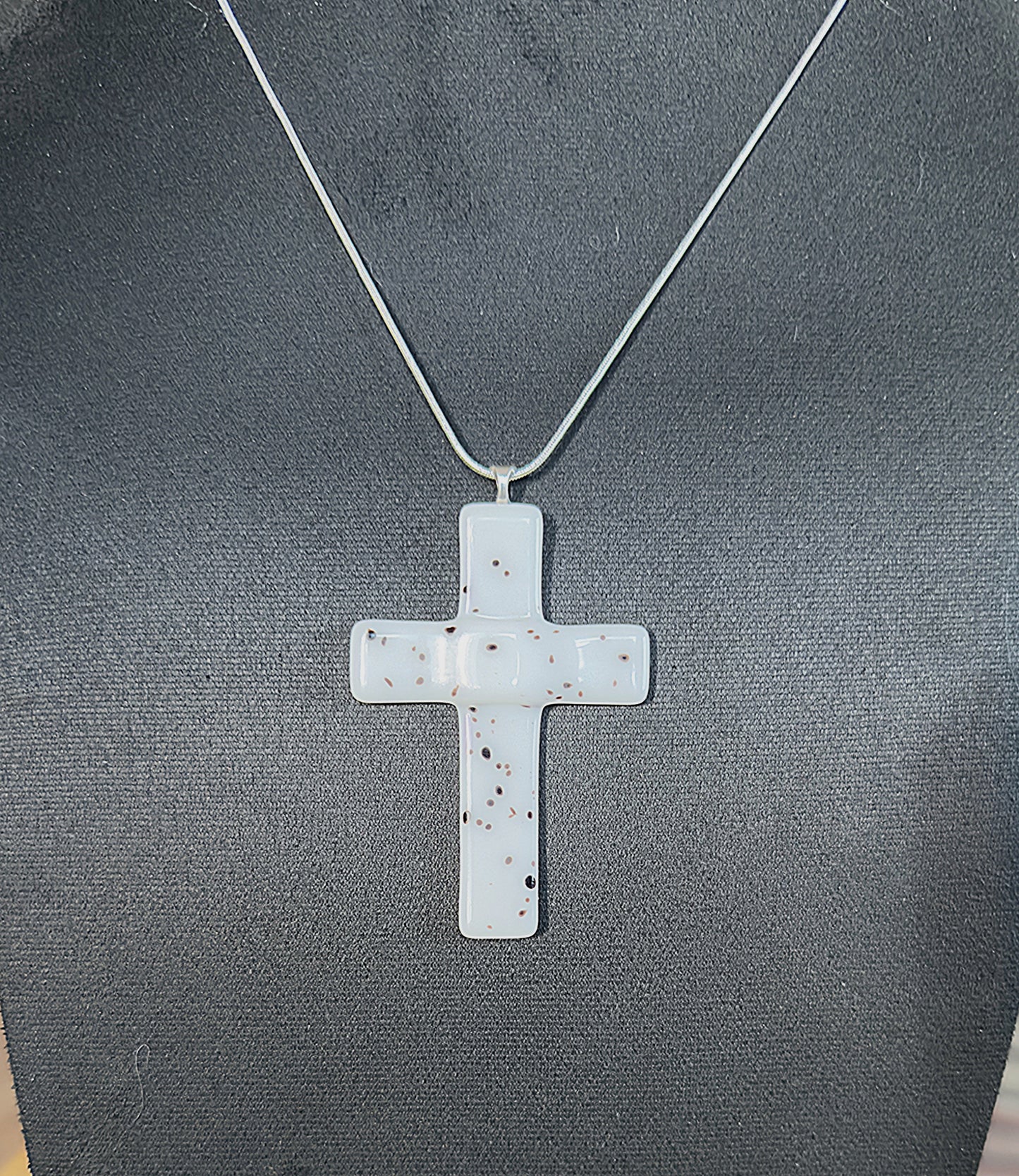 White Spectrum Divine Vouge Cross