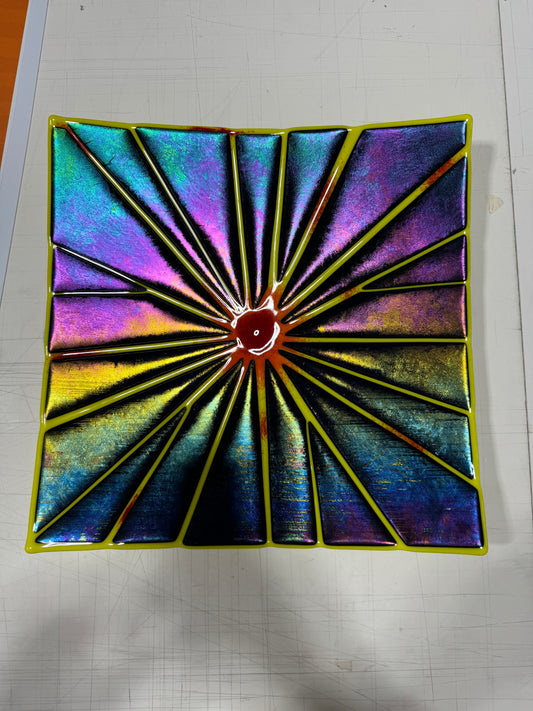 Color changing square plate